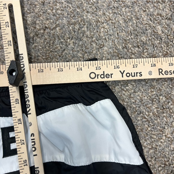 Vintage Nike shorts mens XL black white spell out baggy nylon swimtrunks - Picture 8 of 10